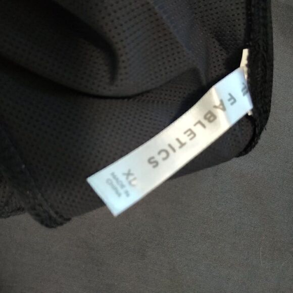 Fabletics mesh front tie open back crop top - Picture 3 of 3